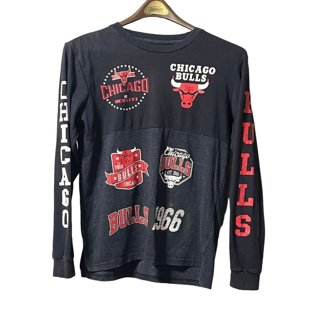 Chicago Bulls NBA Shirt Small Black ‎ Long Sleeve NBA Basketball Logo T Athletic
